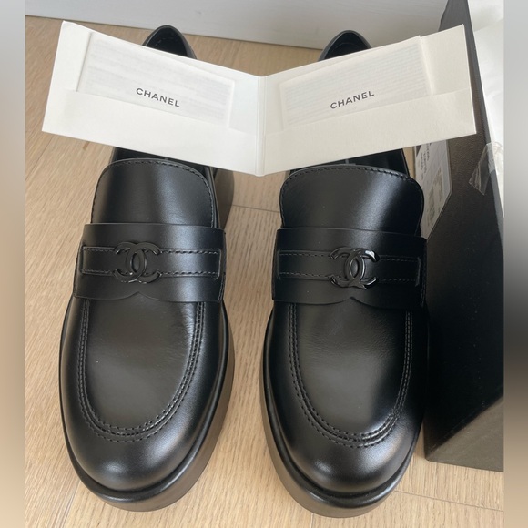 Chanel Women’s CC Platform Loafers Leather Black Size US 7 - Picture 4 of 9